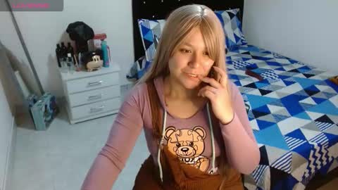 Snapshot of soniafuckboobs chatting on 09-30-25, 12:32 soniafuckboobs online show from 09-30-25, 12:32