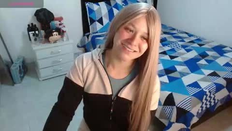 Snapshot of soniafuckboobs chatting on 10-01-25, 01:28 soniafuckboobs online show from 10-01-25, 01:28