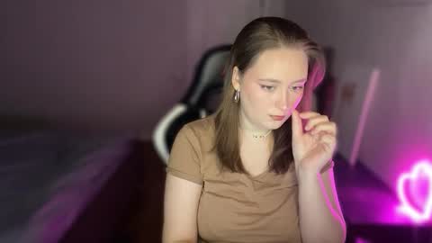 Snapshot of sonibear chatting on 02-06-26, 12:52 OksiFels online show from 02-06-26, 12:52