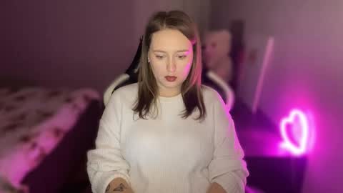 Snapshot of sonibear chatting on 02-10-26, 06:12 OksiFels online show from 02-10-26, 06:12