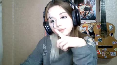 Snapshot of sonwosick chatting on 03-10-26, 05:07 Mila online show from 03-10-26, 05:07
