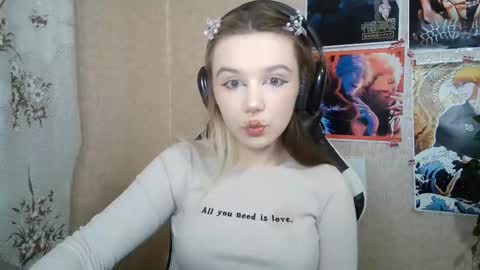 Snapshot of sonwosick chatting on 03-24-26, 05:18 Mila online show from 03-24-26, 05:18