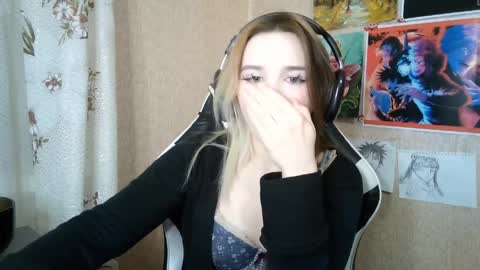 Snapshot of sonwosick chatting on 04-12-26, 06:02 Mila online show from 04-12-26, 06:02
