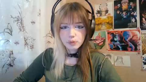 Snapshot of sonwosick chatting on 07-06-26, 03:14 Mila online show from 07-06-26, 03:14