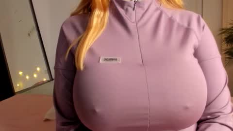 Snapshot of sonya_baby chatting on 11-19-25, 04:07 SONIA online show from 11-19-25, 04:07