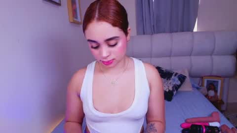 Snapshot of soph1a_roy chatting on 05-14-26, 01:29 Sophia Roy online show from 05-14-26, 01:29