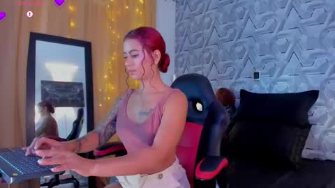 sophie online show from 10-28-25, 02:42