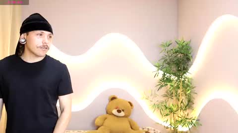 Snapshot of sophi_and_dereck chatting on 06-22-26, 12:24 sophi_and_dereck online show from 06-22-26, 12:24