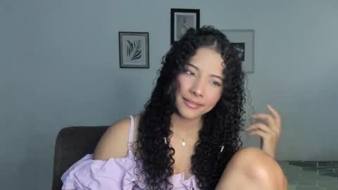 Snapshot of sophi_baby chatting on 02-14-26, 03:58 Sophi baby online show from 02-14-26, 03:58