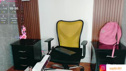 Sophi Thaylorr online show from 09-19-25, 01:12