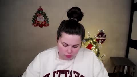 sophia__olsen online show from 12-23-25, 06:00