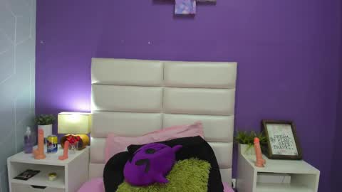 Sophia online show from 03-06-25, 01:16