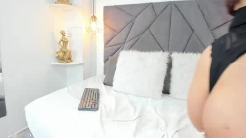 Sophia online show from 05-06-26, 11:43
