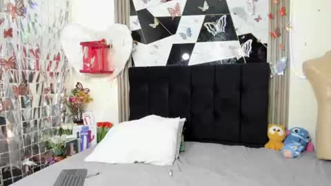 Snapshot of sophia_arevalo_ chatting on 06-14-26, 03:19 Sophia online show from 06-14-26, 03:19