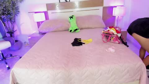 Snapshot of sophia_duarte_ chatting on 05-11-26, 11:38 sophia_duarte_ online show from 05-11-26, 11:38