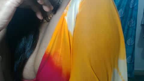 Snapshot of sophia_indian chatting on 06-10-26, 05:34 Sophia Tamil online show from 06-10-26, 05:34