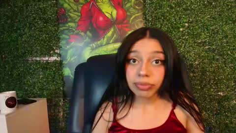 Snapshot of sophia_lagos chatting on 11-18-25, 10:14 . SOPHIE . online show from 11-18-25, 10:14