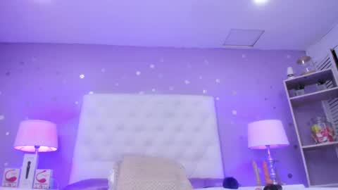 Snapshot of sophia_models chatting on 02-12-25, 11:20 Sophia online show from 02-12-25, 11:20