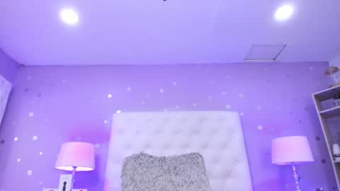 Snapshot of sophia_models chatting on 03-12-25, 11:01 Sophia online show from 03-12-25, 11:01