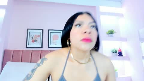 Snapshot of sophia_salem chatting on 02-23-26, 12:02 Sophi online show from 02-23-26, 12:02