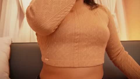 Snapshot of sophia_wilsonn_ chatting on 10-10-25, 10:25 Sofi online show from 10-10-25, 10:25