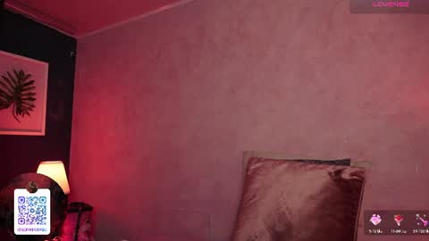 Snapshot of sophia_wilsonn_ chatting on 06-27-26, 12:44 Sofi online show from 06-27-26, 12:44