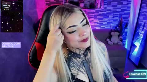 Snapshot of sophiaa_cherry chatting on 11-16-25, 08:25 Sophia online show from 11-16-25, 08:25