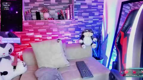 Snapshot of sophiaa_cherry chatting on 11-26-25, 10:22 Sophia online show from 11-26-25, 10:22