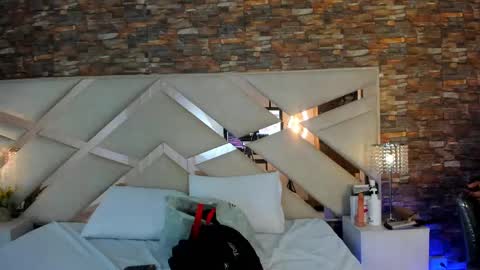 Sophia Paris online show from 09-17-25, 03:08