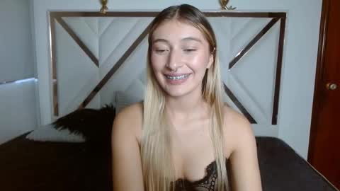 SophiaLee online show from 01-18-26, 10:24