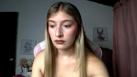 SophiaLee online show from 04-22-26, 11:39