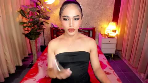 UR HOT SOPHIA online show from 11-21-25, 06:45