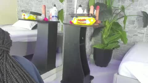 Snapshot of sophiabloss chatting on 11-22-25, 12:04 Sophie online show from 11-22-25, 12:04