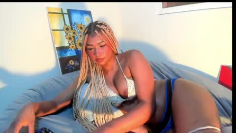 Snapshot of sophiabloss chatting on 05-23-26, 06:40 Sophie online show from 05-23-26, 06:40