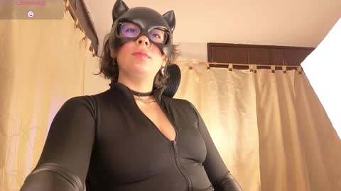 Sophia online show from 10-25-25, 01:13