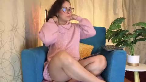 Snapshot of sophiadumont chatting on 07-03-26, 10:43 Sophia online show from 07-03-26, 10:43