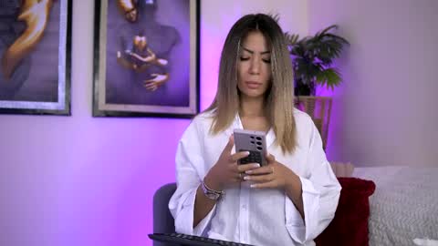 Sophie online show from 04-07-26, 03:07