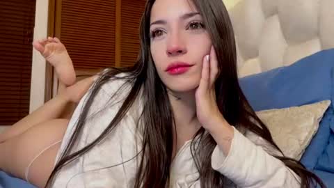 Snapshot of sophiarommie chatting on 06-16-26, 10:18 sophiarommie online show from 06-16-26, 10:18