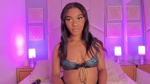 Snapshot of sophiasmiths_ chatting on 01-30-25, 09:36 SophiaSmiths online show from 01-30-25, 09:36