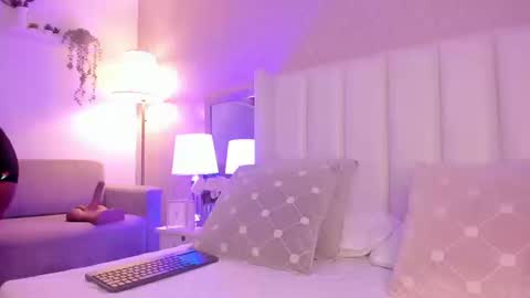 Snapshot of sophiasmiths_ chatting on 09-11-25, 11:49 SophiaSmiths online show from 09-11-25, 11:49