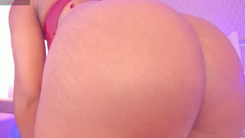 Snapshot of sophiasmiths_ chatting on 10-12-25, 10:03 SophiaSmiths online show from 10-12-25, 10:03