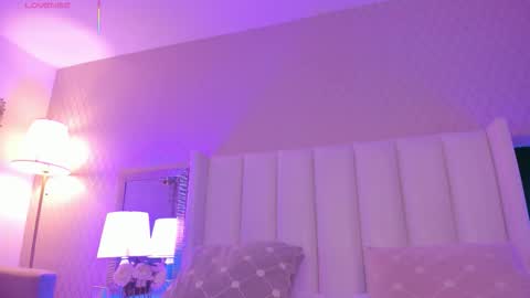 Snapshot of sophiasmiths_ chatting on 11-08-25, 08:07 SophiaSmiths online show from 11-08-25, 08:07