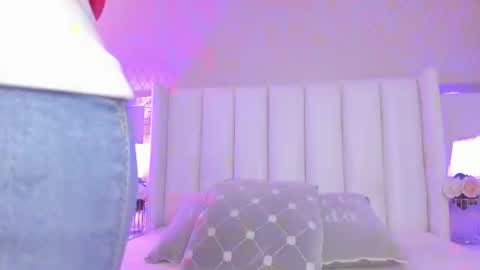 Snapshot of sophiasmiths_ chatting on 07-08-26, 12:04 SophiaSmiths online show from 07-08-26, 12:04