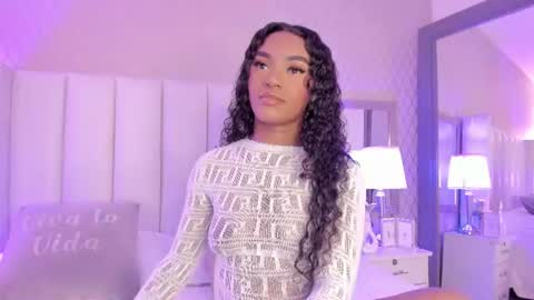 Snapshot of sophiasmiths_ chatting on 07-18-26, 01:54 SophiaSmiths online show from 07-18-26, 01:54