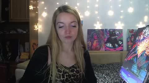 Snapshot of sophiasonata chatting on 12-13-24, 11:39 SophiaSonata online show from 12-13-24, 11:39