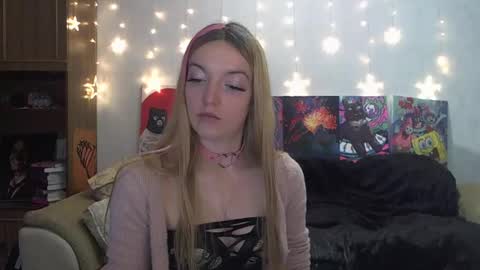 Snapshot of sophiasonata chatting on 02-18-25, 04:16 SophiaSonata online show from 02-18-25, 04:16