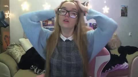 Snapshot of sophiasonata chatting on 10-26-25, 04:35 SophiaSonata online show from 10-26-25, 04:35