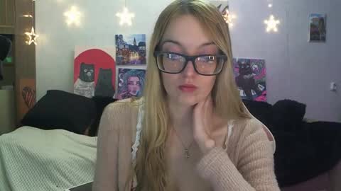 SophiaSonata online show from 12-18-25, 09:32