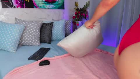 Snapshot of sophicarter_ chatting on 05-16-26, 07:56 online show from 05-16-26, 07:56