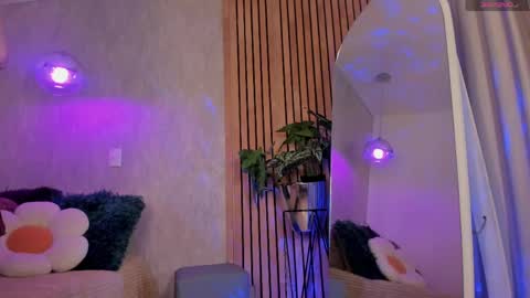 Sophi  online show from 04-18-26, 02:37